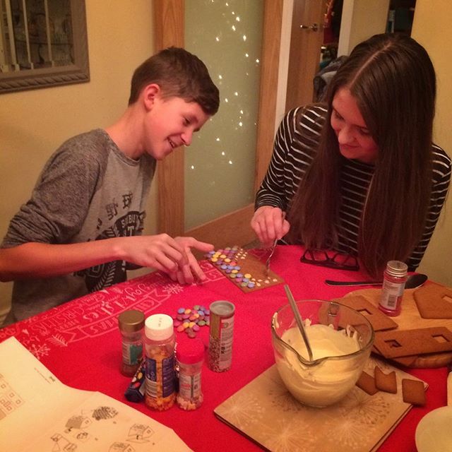 Making a ginger bread house with our Aussie friends