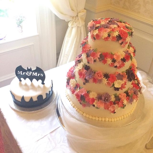 The perfect cakes for the perfect couple on their wedding day