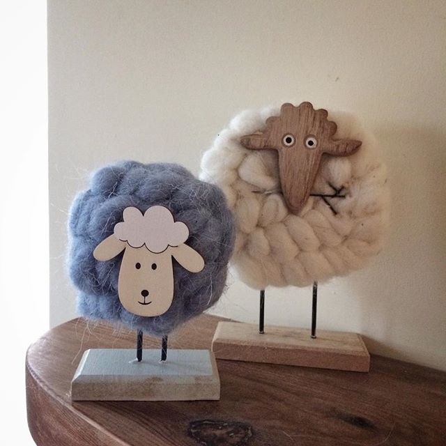 Cute wee sheep saying baa-baa to 2016 and wishing ewe a Happy 2017 (sorry for the puns!)