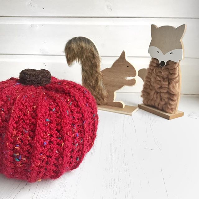 Crocheted pumpkin love (and a squirrel and a fox….just because!)