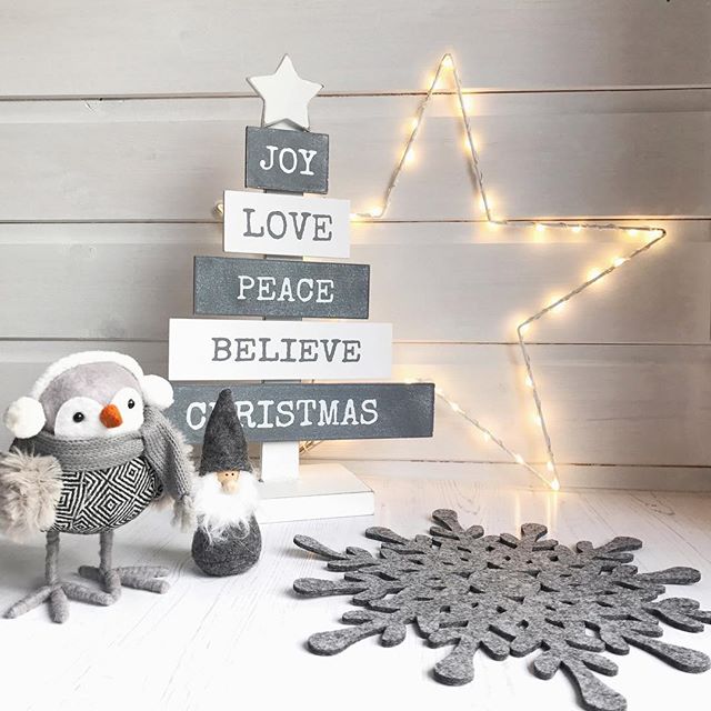 Joy, love, peace, believe, Christmas…..