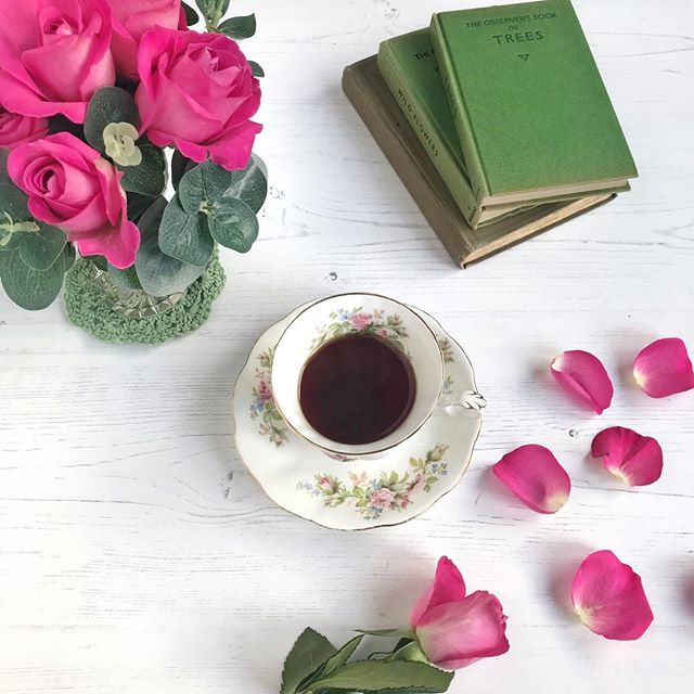 Roses, vintage books and vintage china