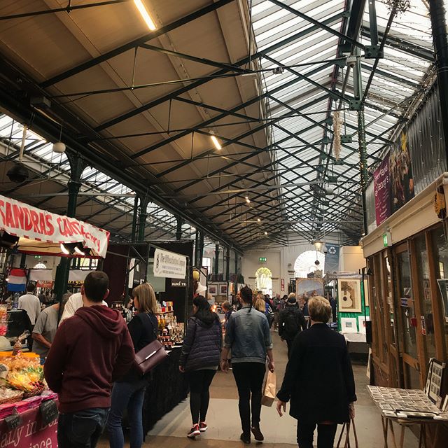 Lovely start to the 50th birthday celebrations in Belfast – St George's Market and Street Art Tour