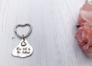 Live life to the fullest keyring by Janmary